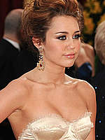 Miley Cyrus in night dress at Academy Awards