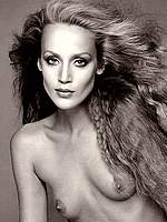Jerry Hall nude, sexy & paparazzi pics