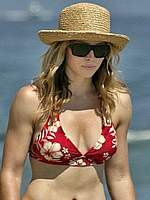 Jessica Biel caught in bikini on the beach