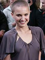 Natalie Portman nip slip at Star War premiere