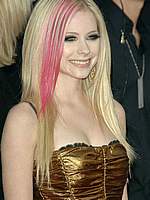 Avril Lavigne looking sexy at AMA redcarpet