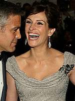 Julia Roberts at red carpet with George Clooney