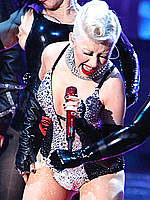Christina Aguilera sexy at MTV Movie Awards