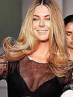 Supermodel Jennifer Hawkins sexy runway shots