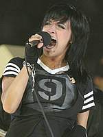 Ashlee Simpson pictures from the concert