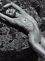 Milla Jovovich sexy, topless and fully nude