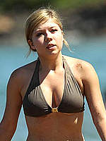 Jennette McCurdy sexy cleavage in bikini top